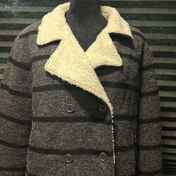 Amuse Society Women’s Grey Striped Wool Sherpa Lined Button Front Jacket Large - Picture 7 of 10